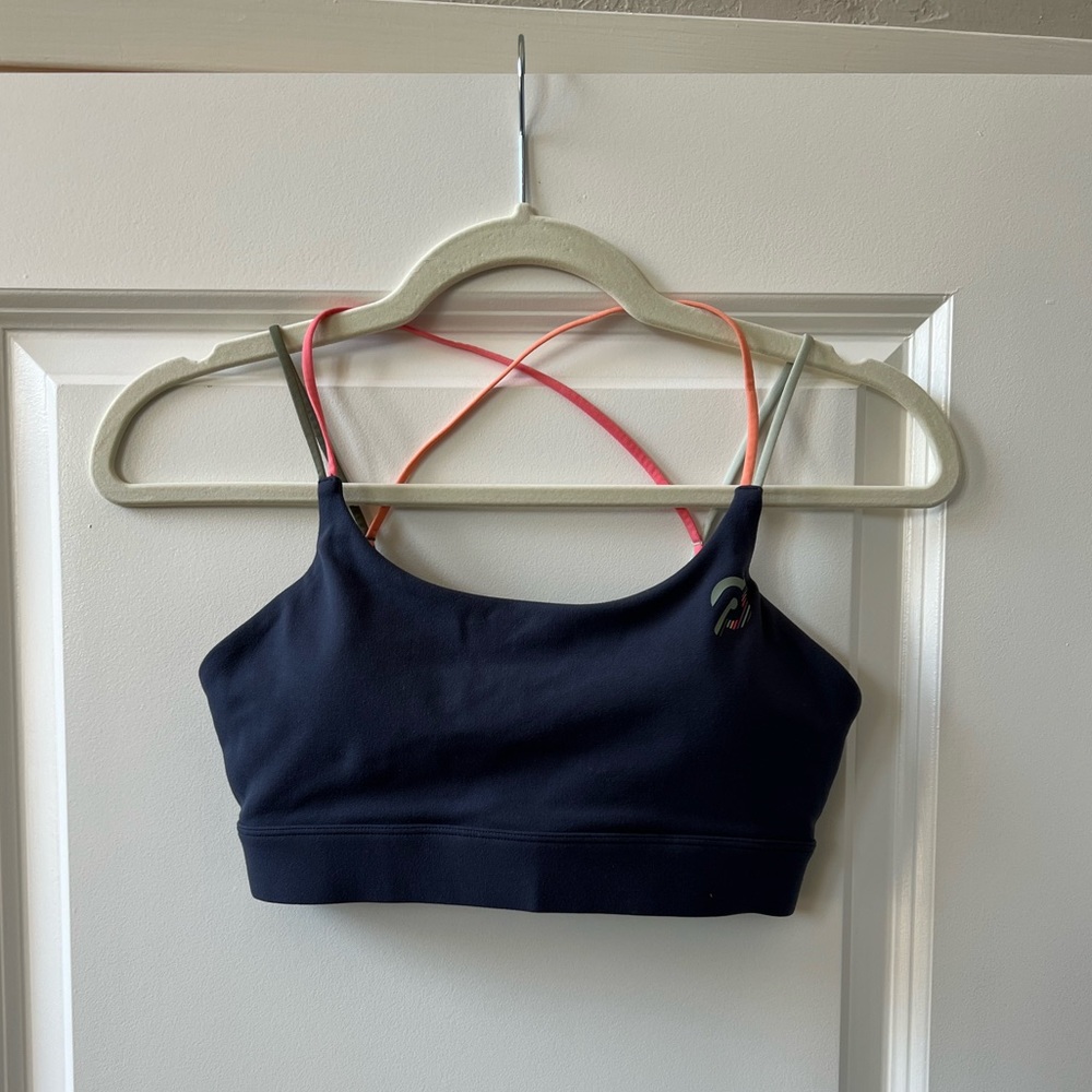 Peloton sports bra in size small